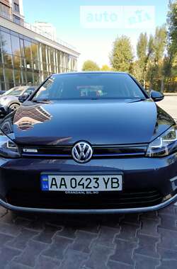 Хетчбек Volkswagen e-Golf 2015 в Хмельницькому