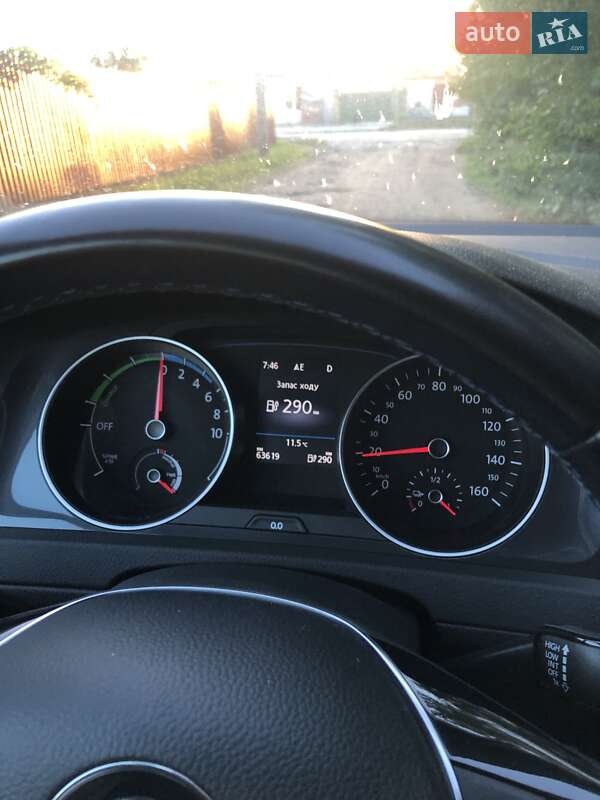 Хетчбек Volkswagen e-Golf 2019 в Камені-Каширському