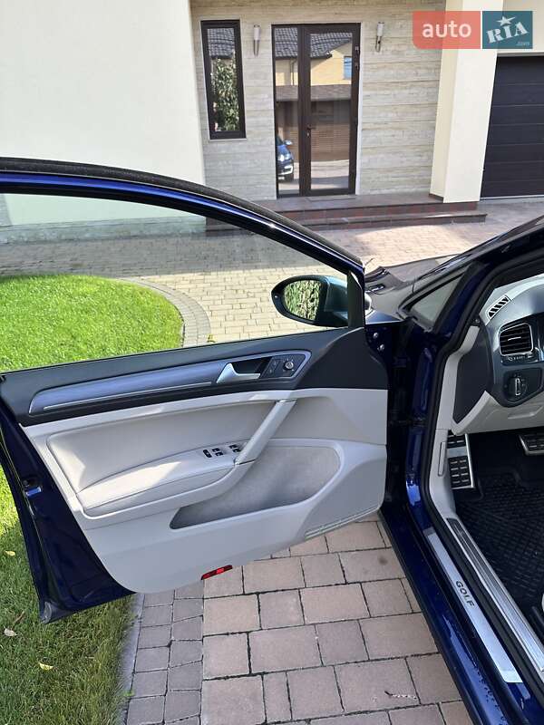 Хэтчбек Volkswagen e-Golf 2017 в Виннице фото 17 Хэтчбек Volkswagen e-Golf 2017 в Виннице