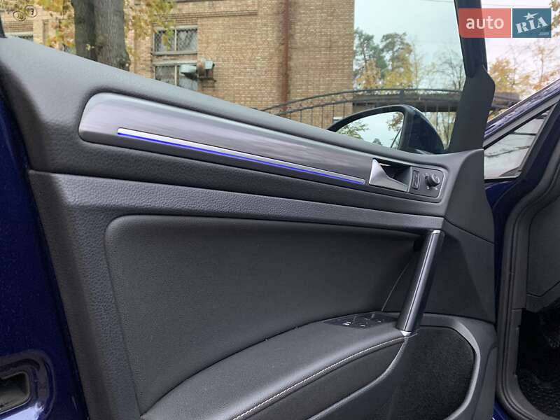 Хетчбек Volkswagen e-Golf 2019 в Києві