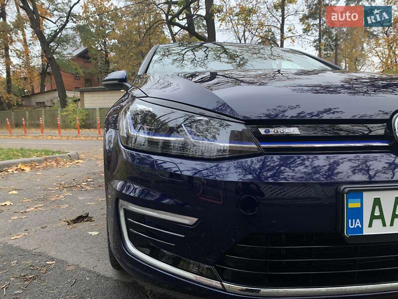 Хетчбек Volkswagen e-Golf 2019 в Києві