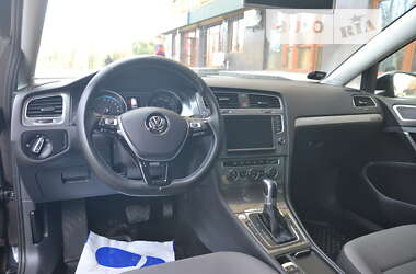 Хэтчбек Volkswagen e-Golf 2015 в Луцке