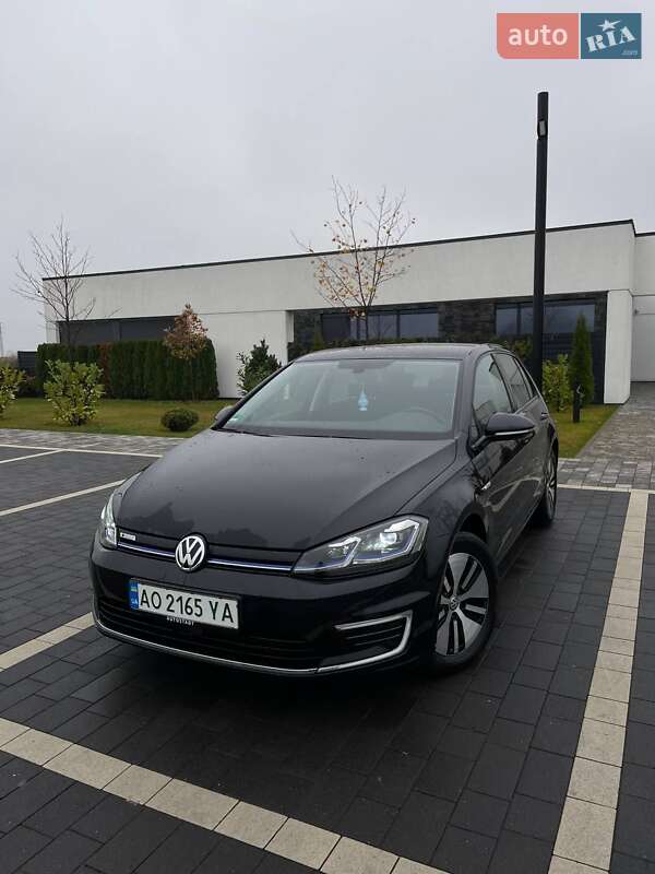 Хэтчбек Volkswagen e-Golf 2020 в 