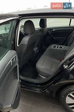 Хэтчбек Volkswagen e-Golf 2020 в 