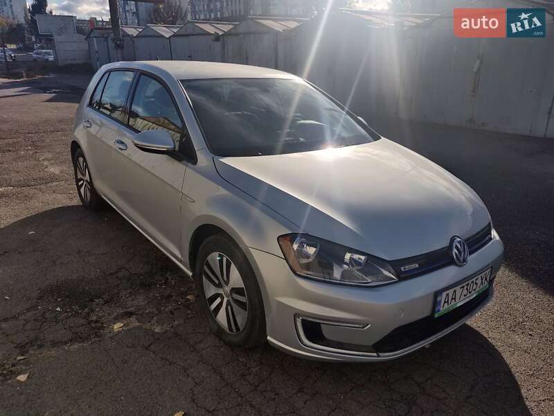 Хэтчбек Volkswagen e-Golf 2015 в Киеве