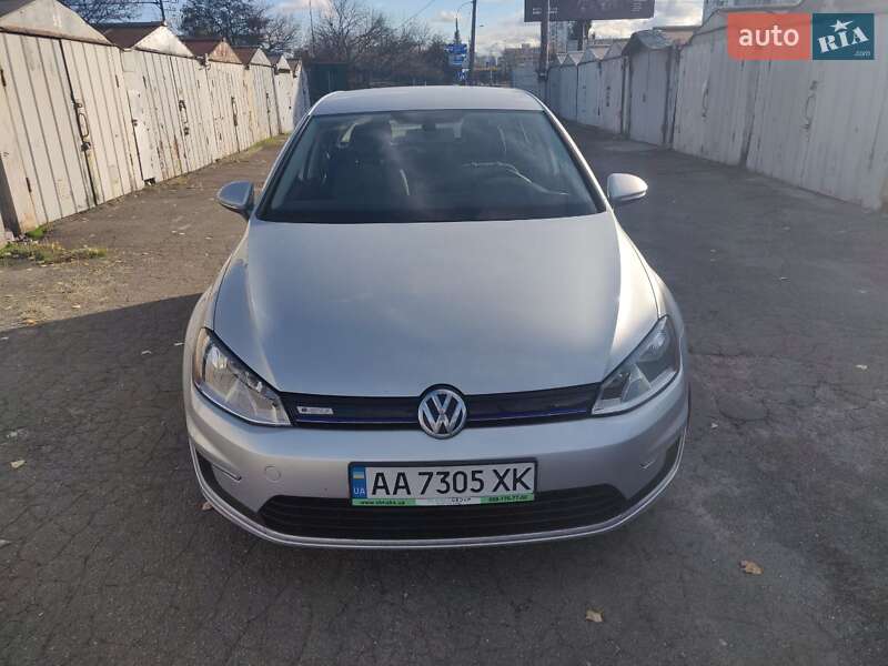 Хэтчбек Volkswagen e-Golf 2015 в Киеве