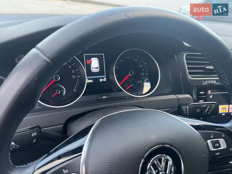 Хэтчбек Volkswagen e-Golf 2020 в Новоселице