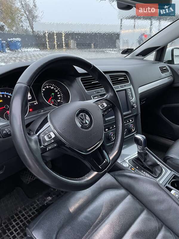 Хетчбек Volkswagen e-Golf 2014 в Ужгороді