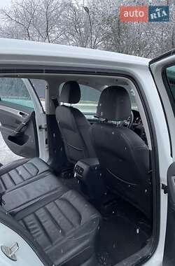 Хэтчбек Volkswagen e-Golf 2014 в 