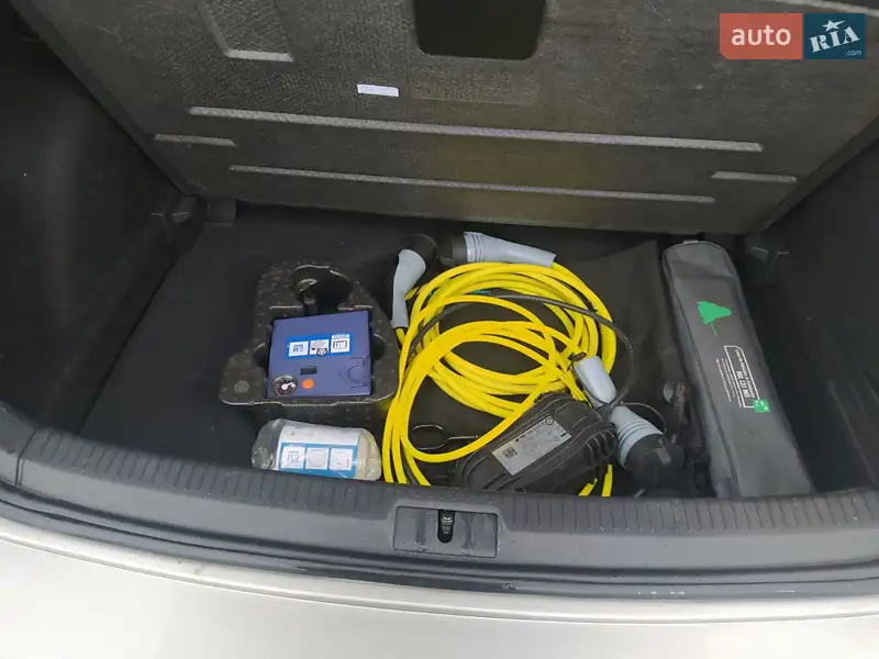 Хетчбек Volkswagen e-Golf 2019 в 