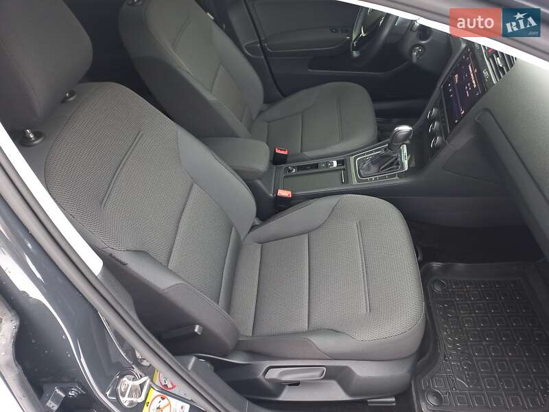 Хэтчбек Volkswagen e-Golf 2020 в Житомире