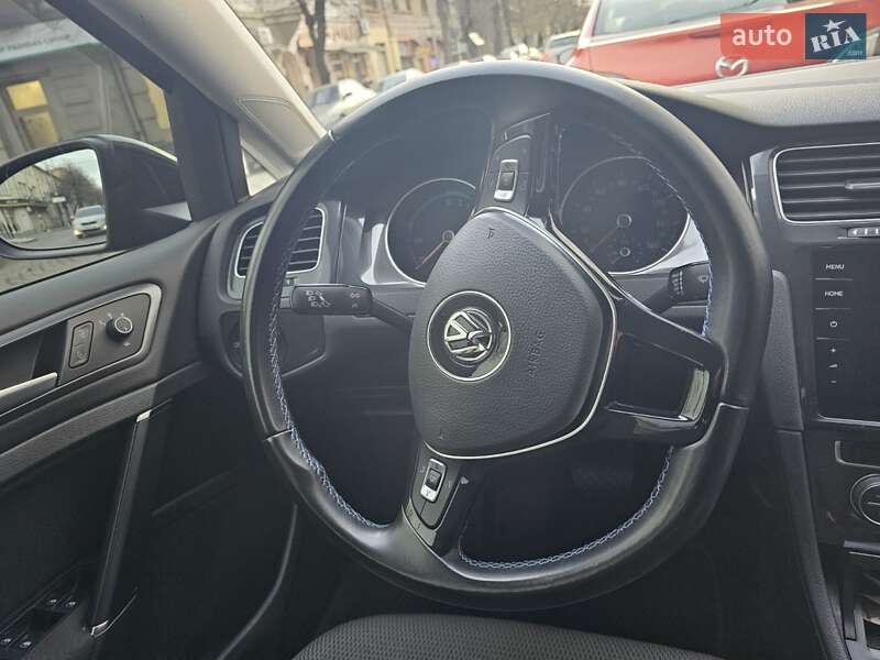Хэтчбек Volkswagen e-Golf 2018 в Мукачево