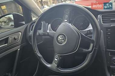 Хэтчбек Volkswagen e-Golf 2018 в 