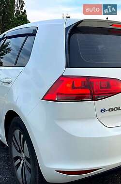 Хэтчбек Volkswagen e-Golf 2015 в Ивано-Франковске