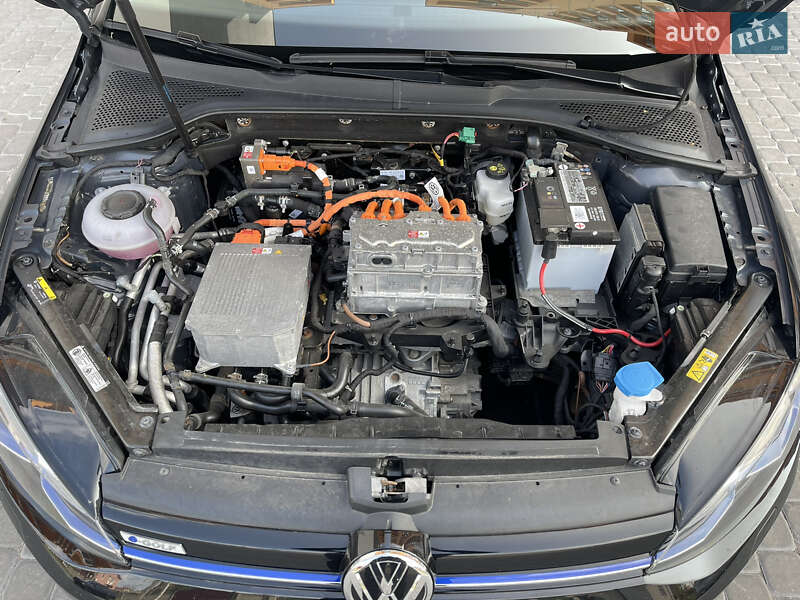 Хэтчбек Volkswagen e-Golf 2018 в Виннице