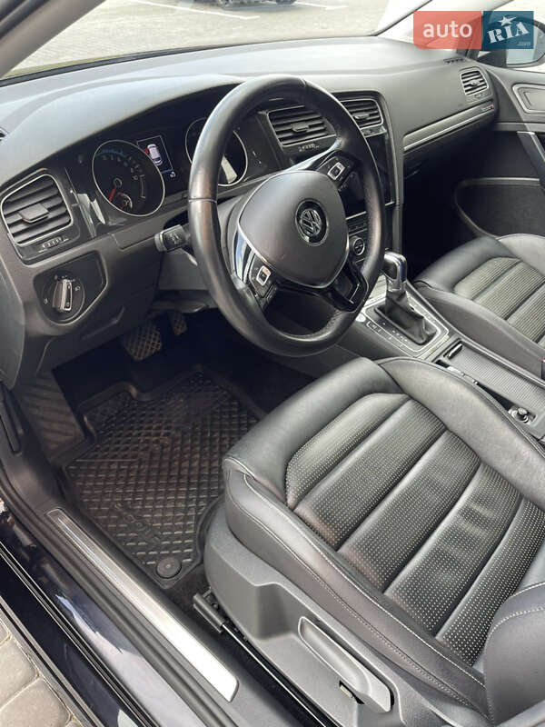 Хэтчбек Volkswagen e-Golf 2018 в Виннице