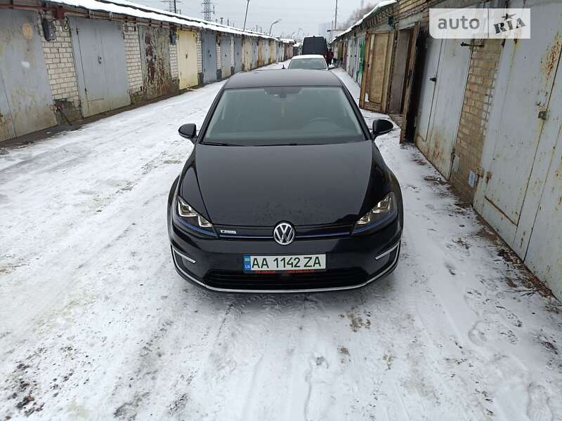 Volkswagen e-Golf 2015