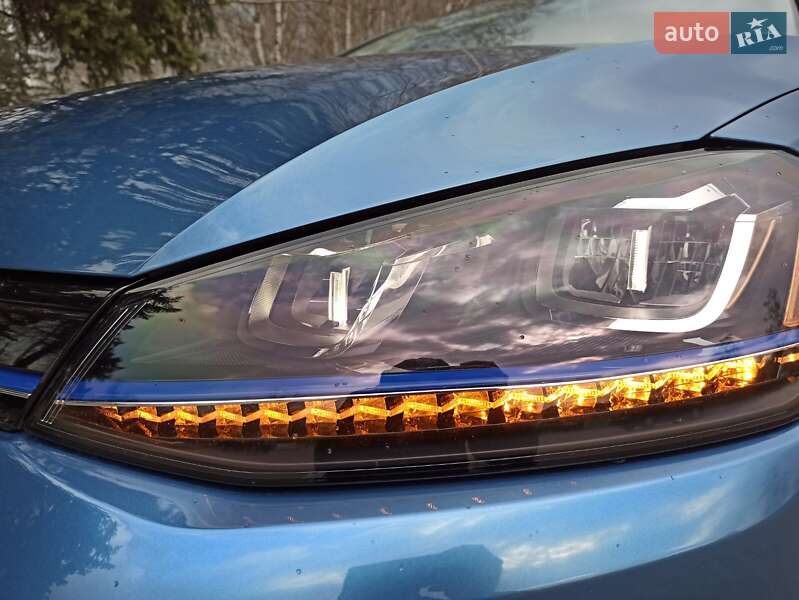 Хетчбек Volkswagen e-Golf 2015 в Житомирі