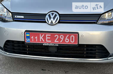 Хэтчбек Volkswagen e-Golf 2015 в Виннице
