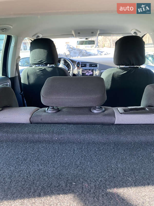 Хетчбек Volkswagen e-Golf 2015 в Кам'янці