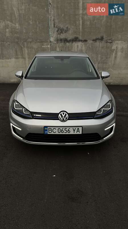 Volkswagen e-Golf 2015