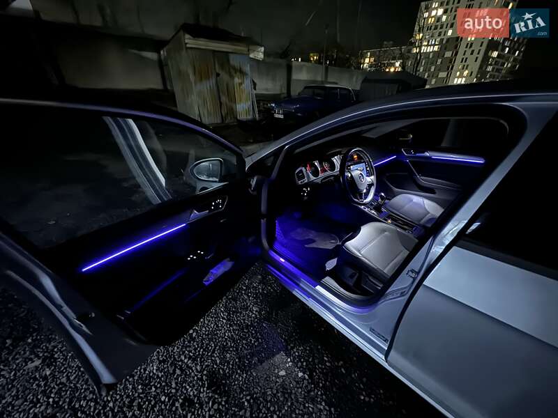 Хэтчбек Volkswagen e-Golf 2015 в Львове