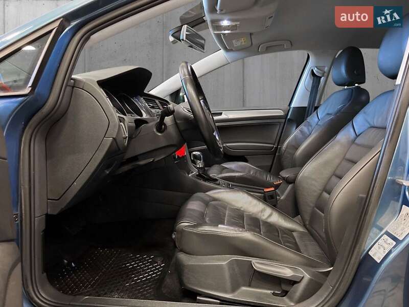 Хетчбек Volkswagen e-Golf 2015 в Львові