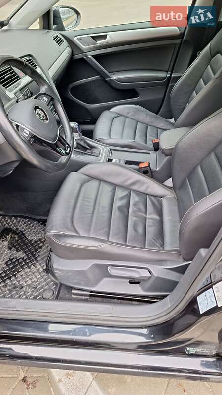 Хэтчбек Volkswagen e-Golf 2017 в Тернополе фото 5 Хэтчбек Volkswagen e-Golf 2017 в Тернополе