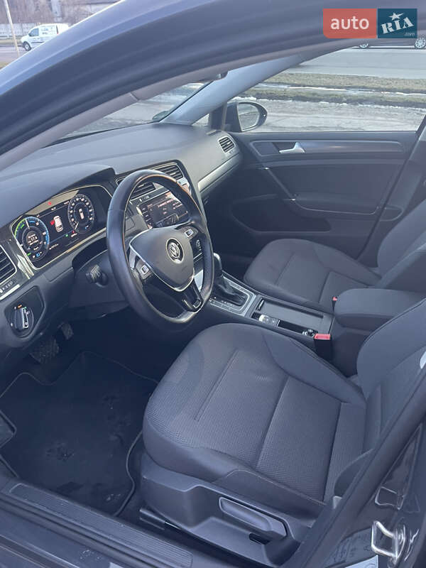 Хэтчбек Volkswagen e-Golf 2020 в Львове