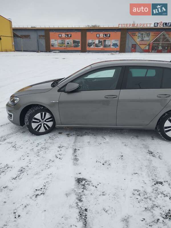 Хэтчбек Volkswagen e-Golf 2016 в Житомире
