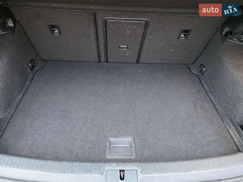 Хэтчбек Volkswagen e-Golf 2018 в Житомире