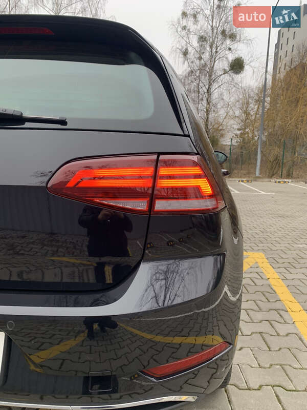 Хетчбек Volkswagen e-Golf 2020 в Києві