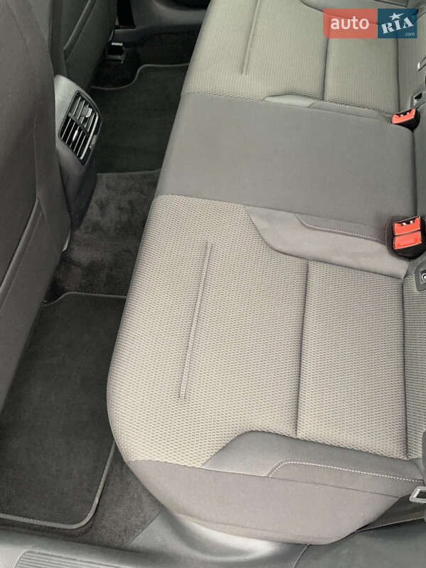 Хетчбек Volkswagen e-Golf 2020 в Києві