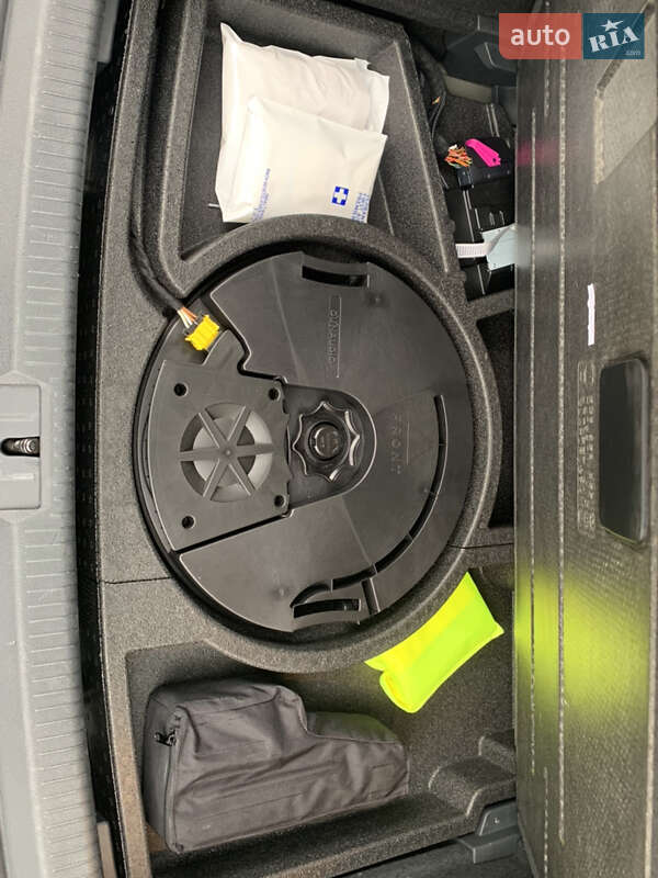 Хетчбек Volkswagen e-Golf 2020 в Києві