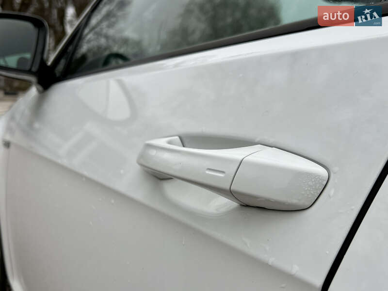 Хэтчбек Volkswagen e-Golf 2019 в Виннице