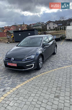Хетчбек Volkswagen e-Golf 2015 в 