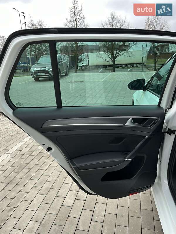 Хетчбек Volkswagen e-Golf 2018 в Рівному