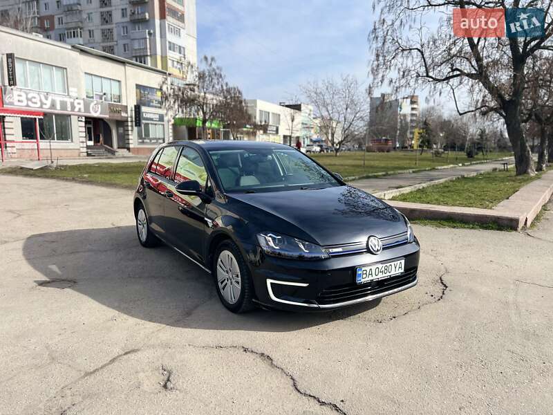 Хэтчбек Volkswagen e-Golf 2015 в Кропивницком