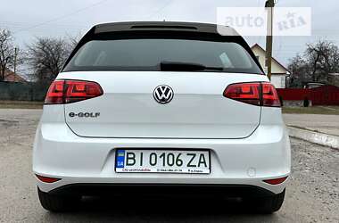 Хэтчбек Volkswagen e-Golf 2016 в Хороле