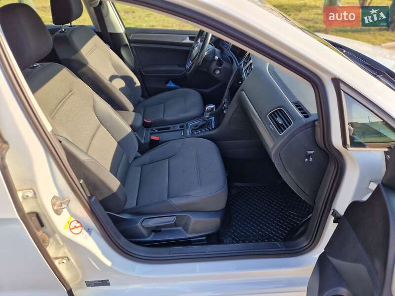 Хэтчбек Volkswagen e-Golf 2018 в Виннице фото 12 Хэтчбек Volkswagen e-Golf 2018 в Виннице