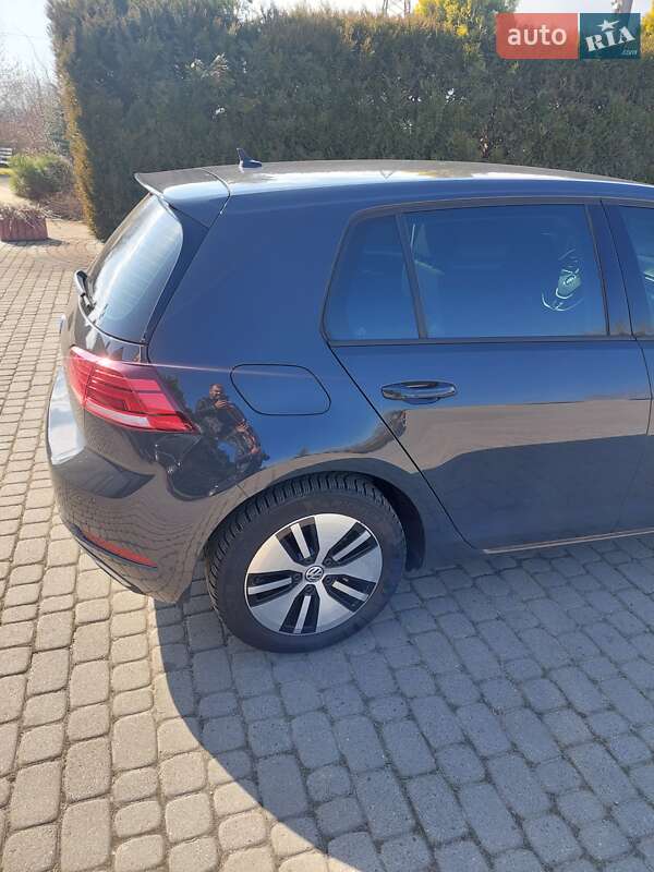 Хэтчбек Volkswagen e-Golf 2018 в Долине