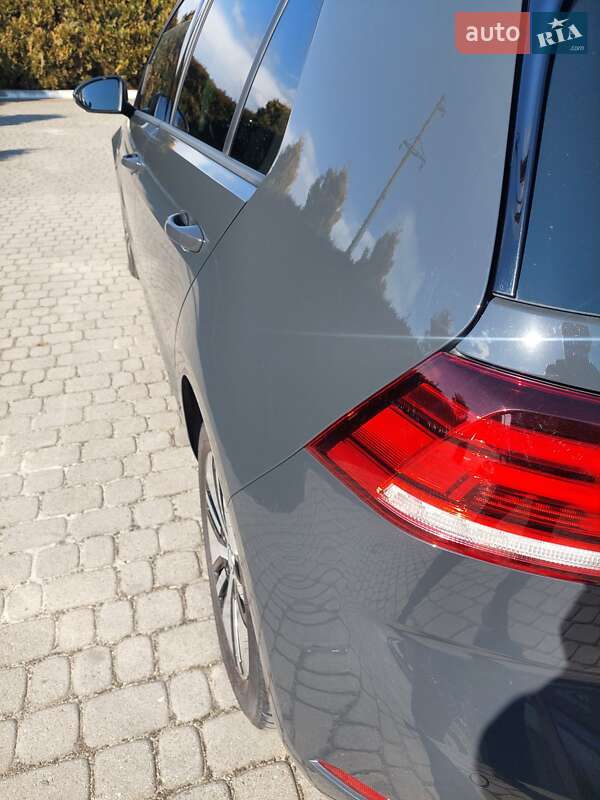 Хэтчбек Volkswagen e-Golf 2018 в Долине