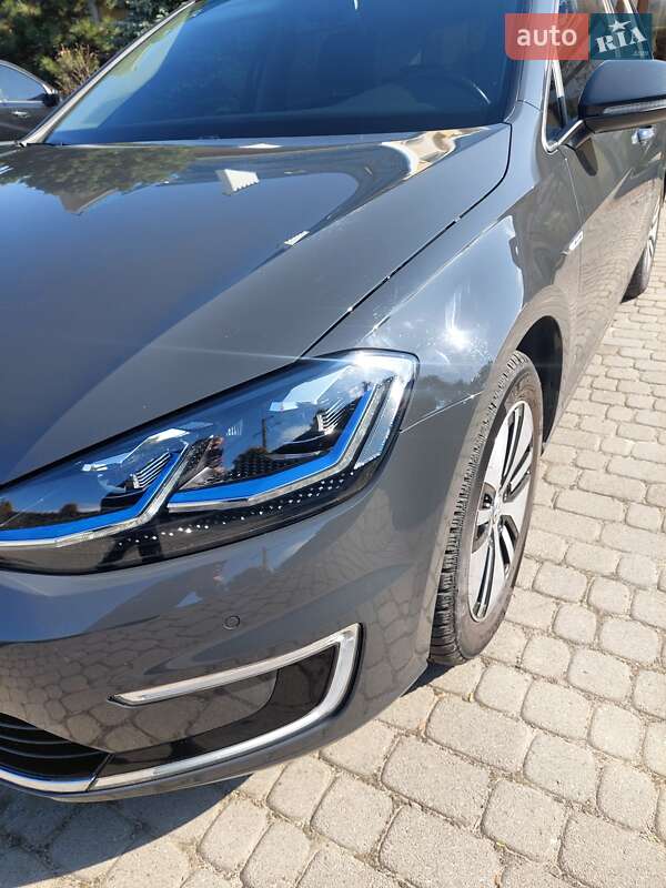 Хэтчбек Volkswagen e-Golf 2018 в Долине