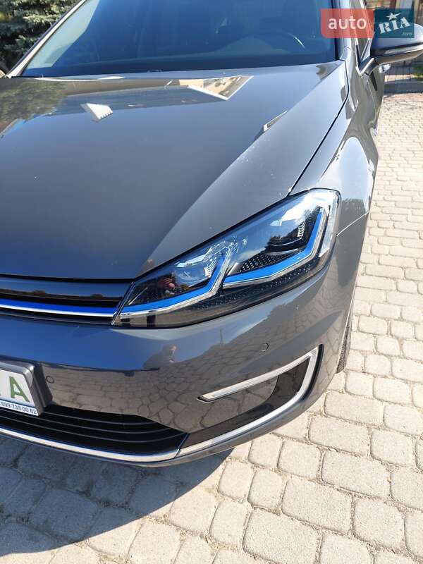 Хэтчбек Volkswagen e-Golf 2018 в Долине