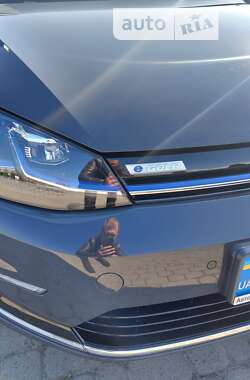 Хэтчбек Volkswagen e-Golf 2018 в Долине
