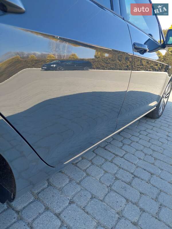 Хэтчбек Volkswagen e-Golf 2018 в Долине