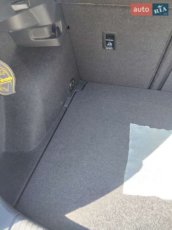 Хэтчбек Volkswagen e-Golf 2018 в Долине