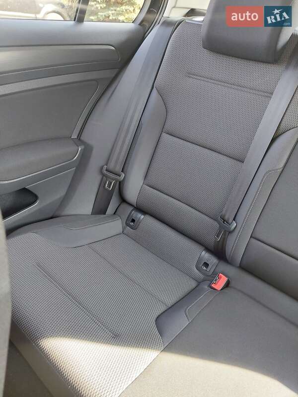 Хэтчбек Volkswagen e-Golf 2018 в Долине