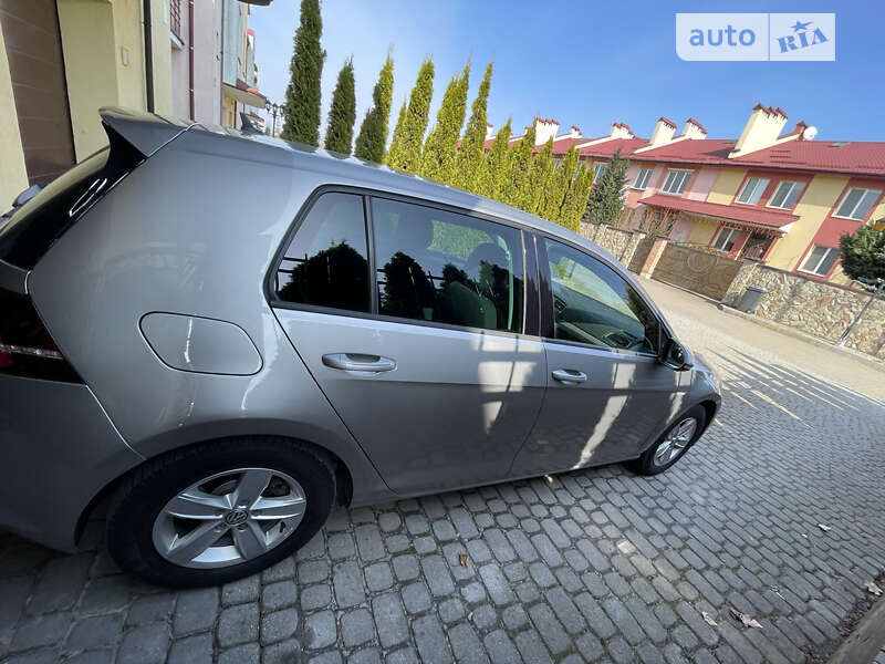 Хэтчбек Volkswagen e-Golf 2016 в Львове
