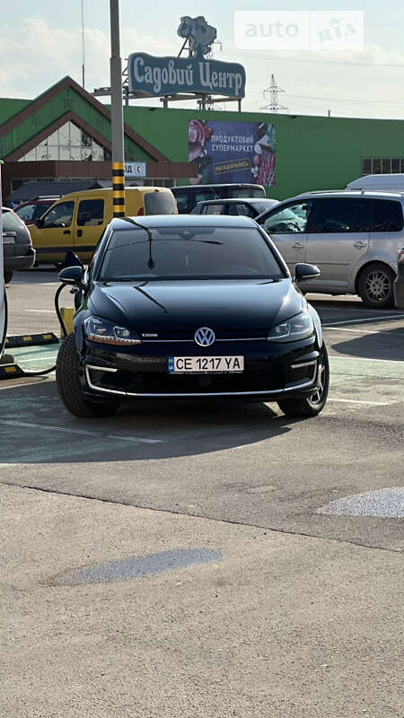 Хэтчбек Volkswagen e-Golf 2018 в Черновцах